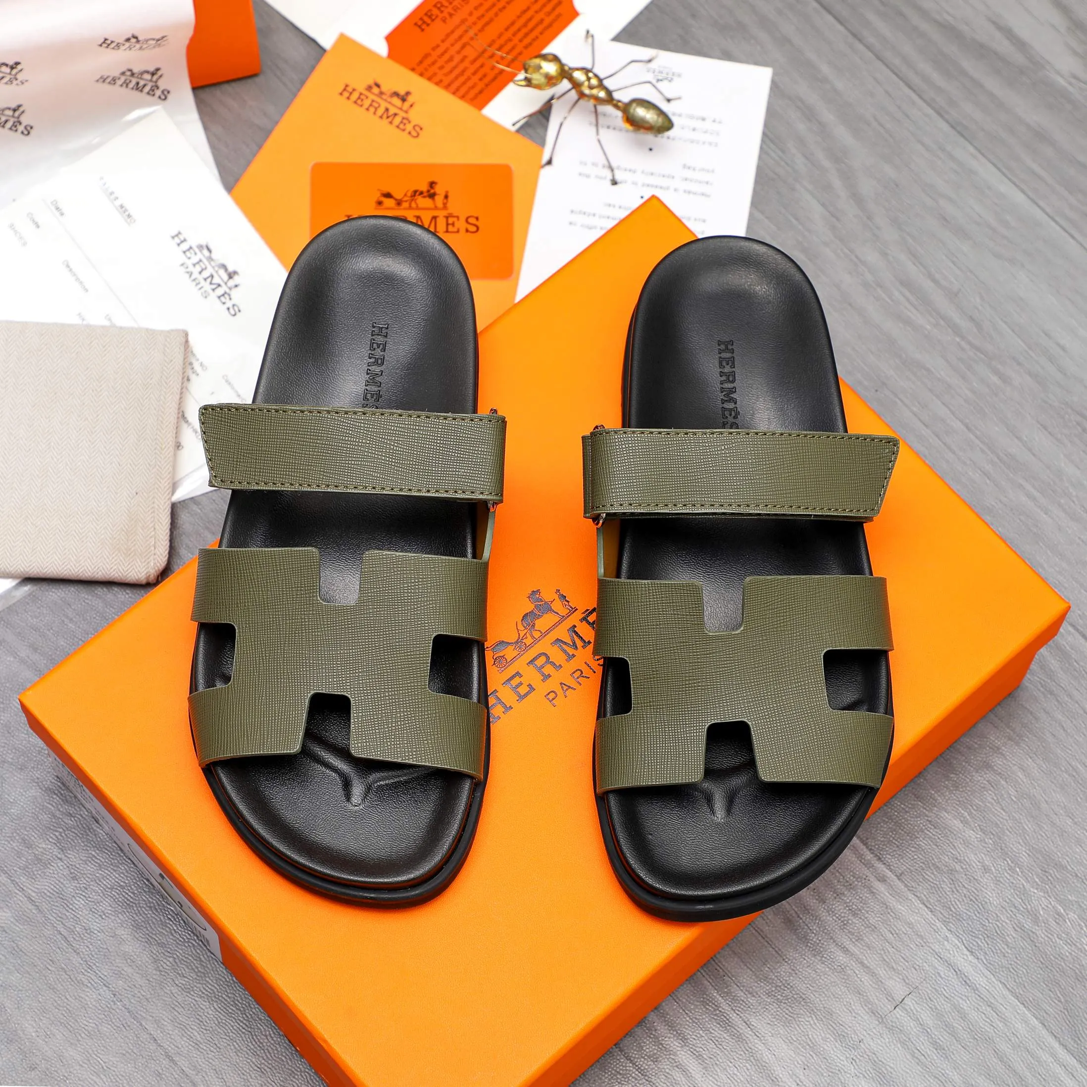 Men's shoes 💰340 Product trademark: Hermes "Hermes" Couple's slippers Regular size: 36-46 Product material: Selected vertical grain cowhide upper, microfiber lining, original outsole